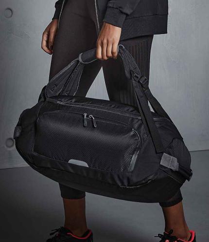 Quadra SLX 30 Litre Stowaway Carry-On 1